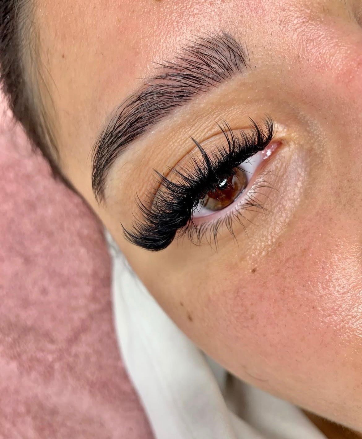 Dramatic lash extensions
